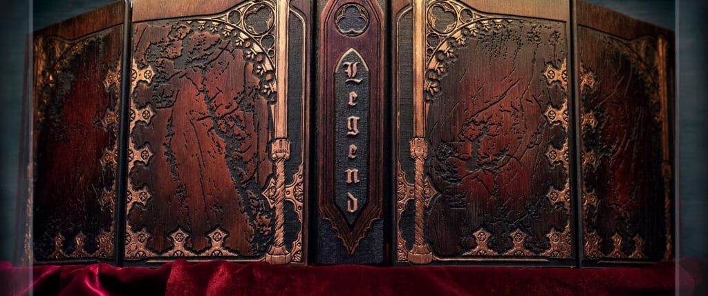 Ecran de MJ en bois sculpté Livre des légendes